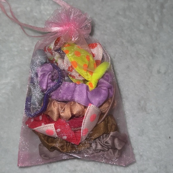 Scrunchy Bundle - Picture 4 of 8